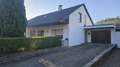 Attraktives Haus mit Einliegerwohnung und ausgebautem Dachgeschoss  in Obersulm in schöner Lage