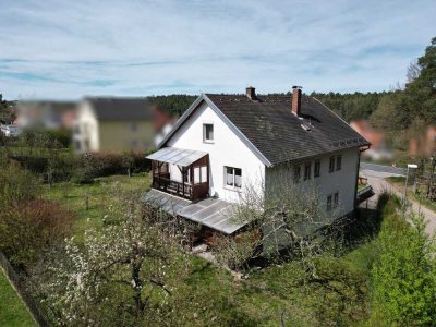Charmantes Zweifamilienhaus mit Potenzial zur Verwirklichung Ihrer Wohnträume