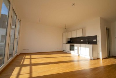 Loft Flair im Herzen der Stadt - stylische 2-Zimmer-Wohnung mit großem Balkon und Einbauküche