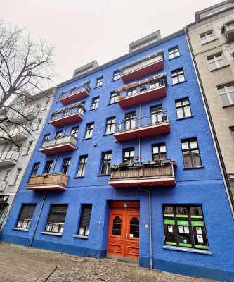 Friedrichshain: Barrierearme Altbauwohnung in schöner Lage am Petersburger Platz
