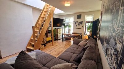 Vermietete Wohnung mit Dachterrasse als Kapitalanlage - 3 Zimmer, Fußbodenheizung und offene Küche