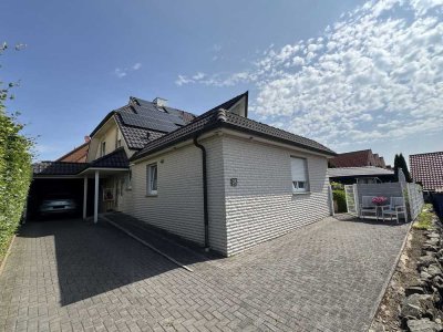 Großzügiges Einfamilienhaus mit Gäste-Bereich, PV-Anlage und traumhaftem Garten