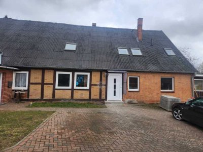 3 Zimmer Wohnung mit großem Gartenanteil Kleintierhaltung erlaubt