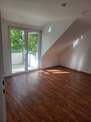 Moderne 3-Zimmer-Wohnung mit großzügigem Balkon und Blick ins Grüne