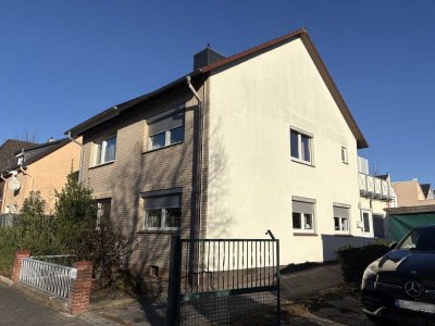 Gemütliche Doppelhaushälfte mit Dachterrasse und Garage