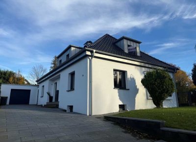 Exklusives Wohnerlebnis – kernsaniertes Einfamilienhaus mit großzügigem Garten und eleganten Details