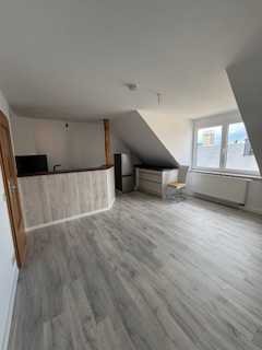 Sie suchen eine bezaubernde Dachgeschosswohnung im Zentrum von Annaberg...?