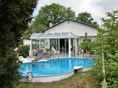EFH mit Pool, Sauna und schönem Garten in Berlin Müggelheim (Köpenick)