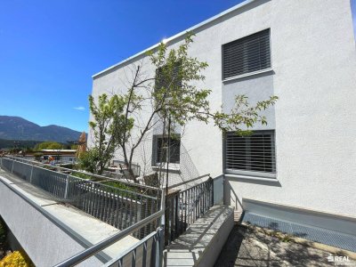 Moderne Terrassenwohnung oberhalb von Seeboden - großzügige Panoramaterrasse!