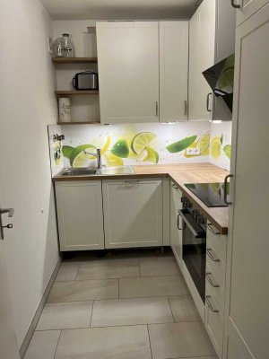 Untergiesing - ISAR-/TIERPARKNÄHE, helle, ruhige 2-Zimmer-Whg, Balkon und Einbauküche