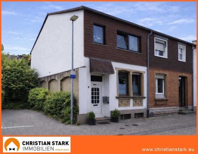 Klein aber mein: Sehr gepflegtes Reiheneckhaus in ruhiger Lage von Bad Münster!