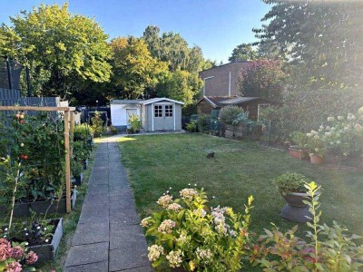 Gepflegtes Reihenmittelhaus mit Doppelgarage in ruhiger Lage