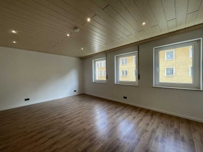 Helle 2-Zimmer-Wohnung mit Balkon in zentraler Lage in Nürnberg