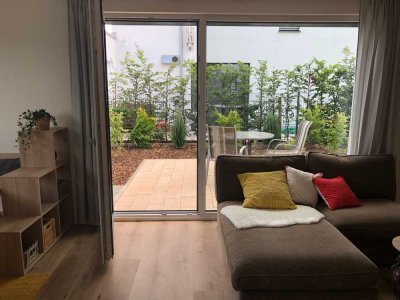 Geschmackvolle 1-Raum-EG-Wohnung mit gehobener Innenausstattung mit Balkon und EBK in Aichach