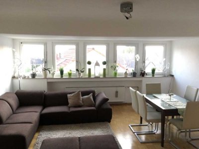 Mülheim/Mühlenfeld, helle 3 Raum Wohnung+40m2 Ausbaureserve mit Balkon, eigenem Garten u. Garage