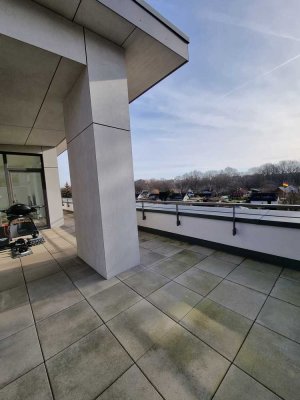 Exklusive, lichtdurchflutete Penthouse-Wohnung mit großer Dachterrasse, Loggia und Weitblick