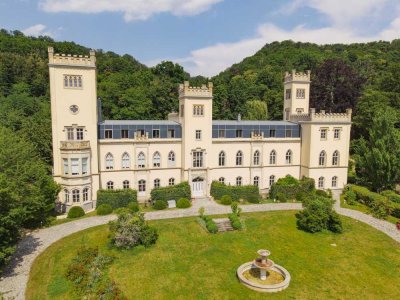 Historischer Charme trifft modernen Komfort – 6 Zimmer im sanierten Keppschloss