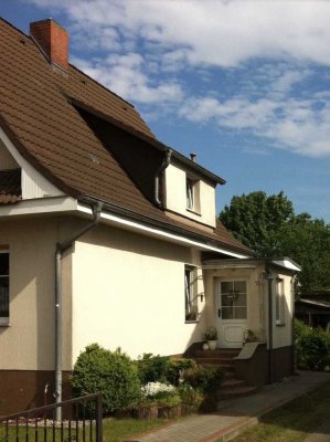 Einfamilienhaus mit Nebengelass und Gartenlaube in Torgelow