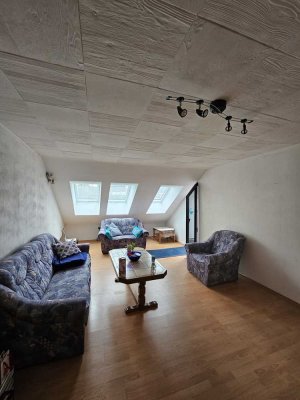Über den Dächern Schorndorfs – helle 4-Zimmer-Dachgeschosswohnung mit Dachterrasse