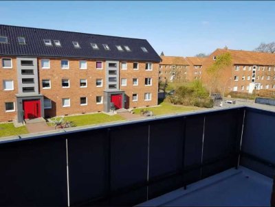 3-Zimmer-Wohnung mit Balkon im 2. OG in der Störstr. 46 zu vermieten!