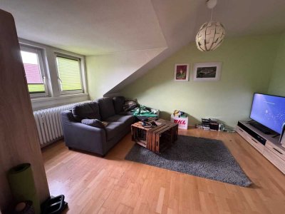 Zentrale, helle 2,5 Zimmer Dachgeschosswohnung