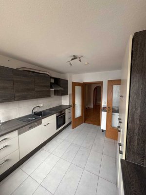 Ansprechende und gepflegte 2,5-Raum-Wohnung mit Einbauküche in Külsheim