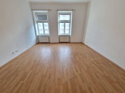 HÜBSCHE 2 ZIMMER WOHNUNG - NÄHE ELTERLEINPLATZ - 3. Stock mit Lift