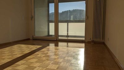 Schöne 4-Zimmer-Wohnung mit neuen und modernen Einbauküche