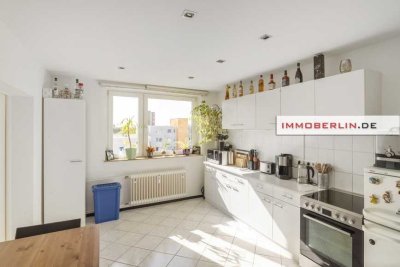 IMMOBERLIN.DE - Adrette Wohnung mit Sonnenloggia & Tiefgaragenplatz