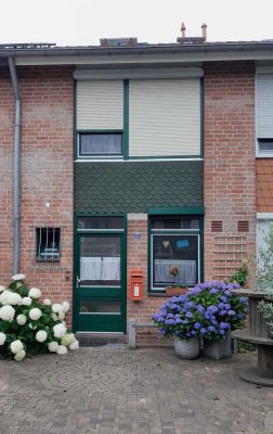 Familienfreundliches Reihenmittelhaus: 98 m² Wohnfläche in Krefeld-Hüls, ohne Provision, bezugsfrei