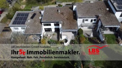 Großzügiges RMH am Bergwald mit Einliegerwohnung, Garten und Doppelgarage