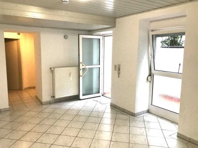 ***Nordend/Nähe Friedberger Platz*** 1-Zimmer-Souterrain-Wohnung