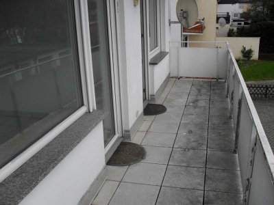 Schöne Etagenwohnung mit großem Balkon