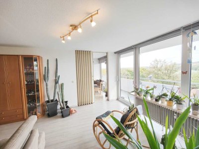 Traumhafte 4-Zimmerwohnung mit großem Sonnenbalkon am Waldrand - bahnhofsnah in Horrem - WG geeignet