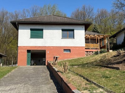 Einfamilienhaus mit großem Garten und Fernblick