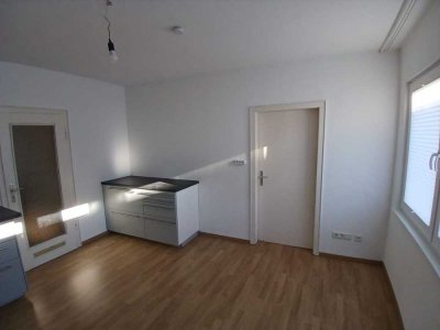 2,5-Zimmer Erdgeschosswohnung im Dichterviertel von Wuppertal-Vohwinkel mit Garage