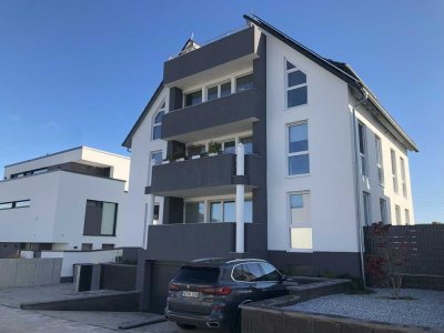 Luxuswohnung in Karben mit Ausblick, Designerküche, freistehender Badewanne, Lastenaufzug, Wallbox