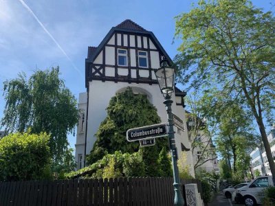 möblierte Altbau Wohnung in Oberkassel