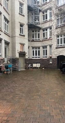 Sanierte 2-Raum-Wohnung mit Einbauküche in Mainz