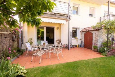 Rösrath-Forsbach: Schicke Maisonettewohnung mit Terrasse, Balkon und eigenem Garten!