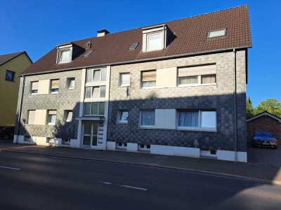 Sanierte Dachgeschoßwohnung mit Balkon