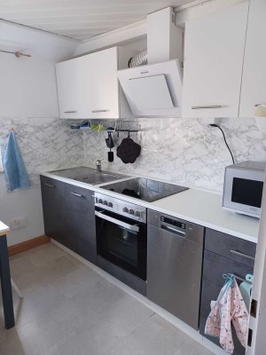 Preiswerte, modernisierte 3-Zimmer-DG-Wohnung mit EBK in Steinenkirch