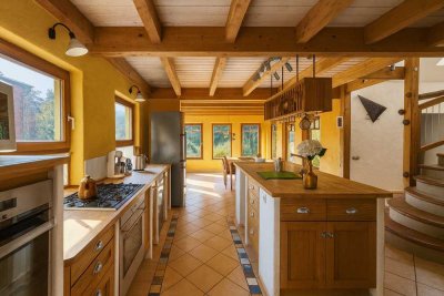 ***Wunderschönes, uriges Unikat, Künstlerhaus in traumhafter Naturlage, Pferdehaltung möglich!***