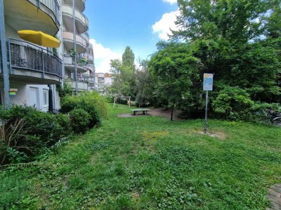 Kapitalanlage in Alt-Hohenschönhausen; gepflegte, ruhige 3-Zimmer-Wohnung mit Balkon und Aufzug