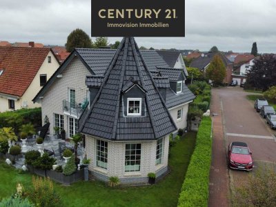 + Turmvilla vor den Toren der Stadt +