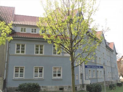 Bezugsfertige 2-Raum-Whg. im EG mit Balkon und kleinem Garten