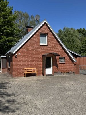 Charmantes Haus am Fluss mit eigenem Anleger
