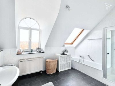 OFFENES WOHNKONZEPT � Stilvolle Maisonette mit Balkon in Bad Homburg!