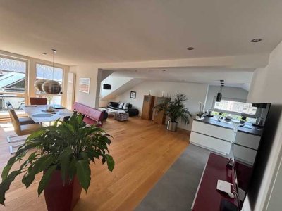 Penthouse mit geh. Innenausstattung und Balkon