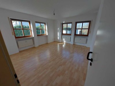 Ansprechende 2-Zimmer-Wohnung mit gehobener Innenausstattung in Bogen
